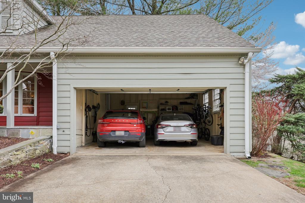 5805 MARBURY