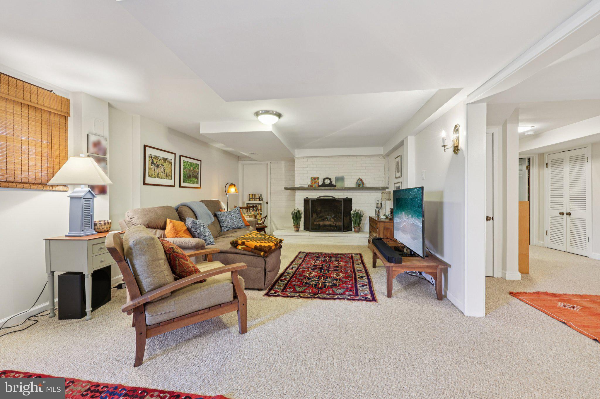 5805 MARBURY