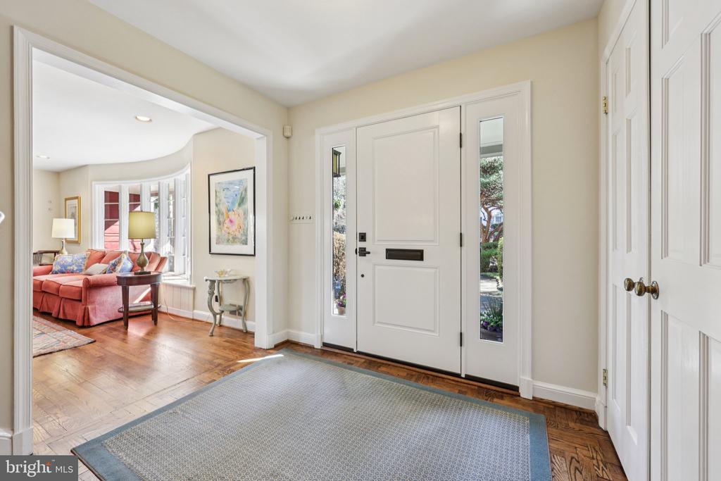 5805 MARBURY