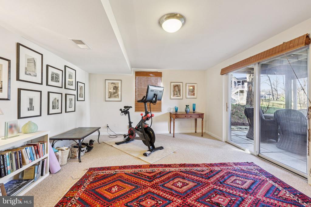 5805 MARBURY