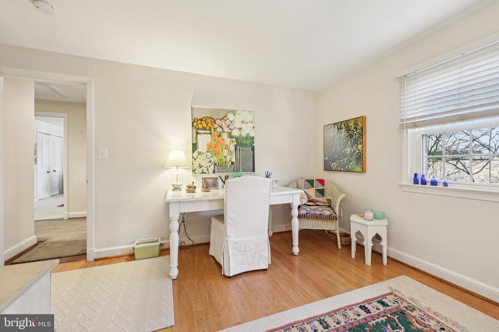 5805 MARBURY