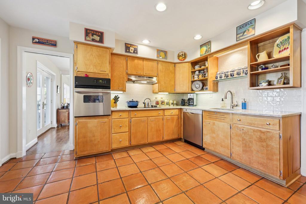 5805 MARBURY