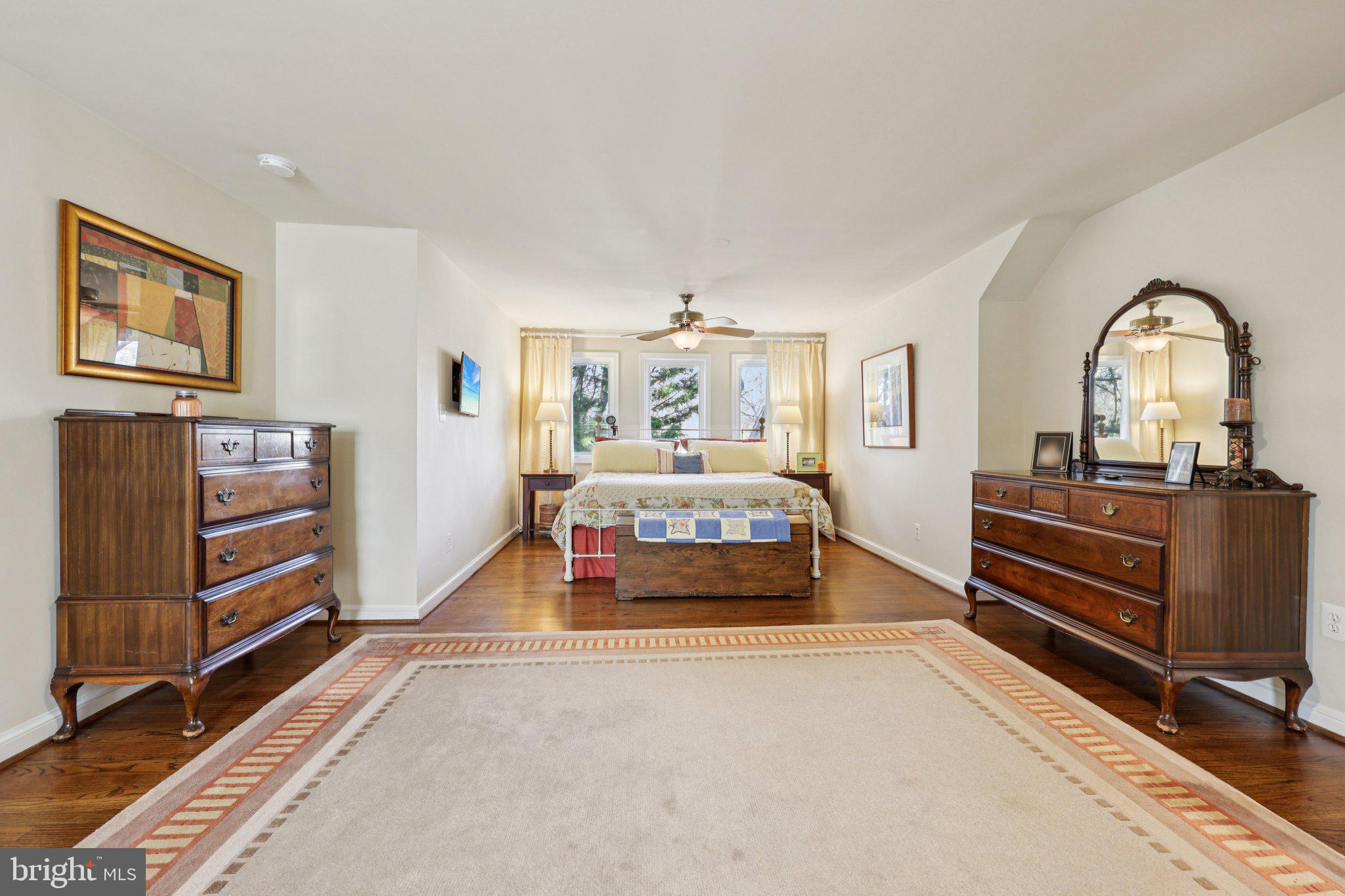 5805 MARBURY