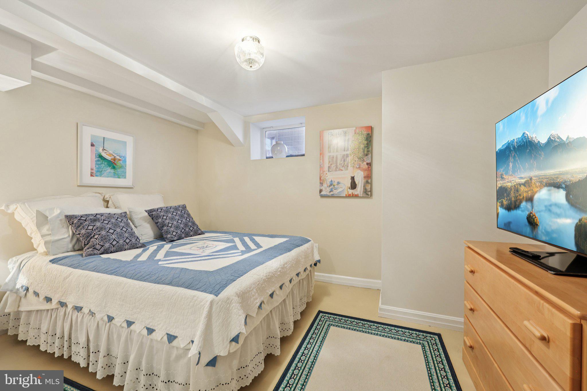 5805 MARBURY