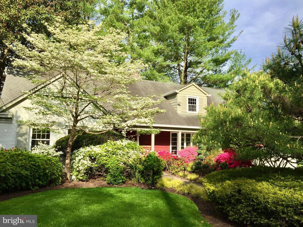 5805 MARBURY