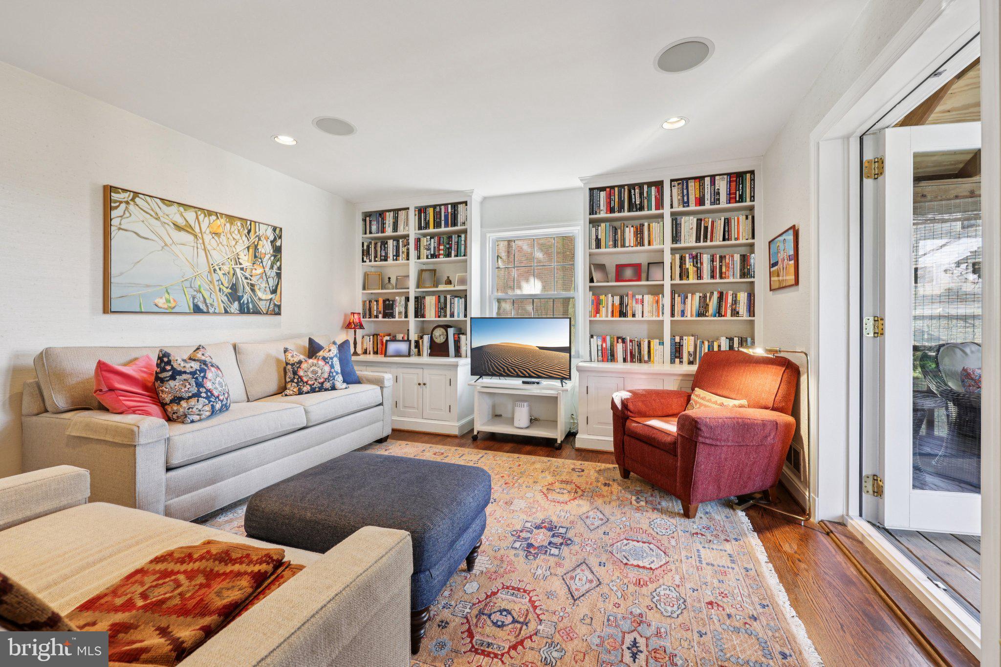 5805 MARBURY