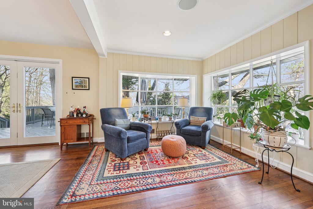 5805 MARBURY