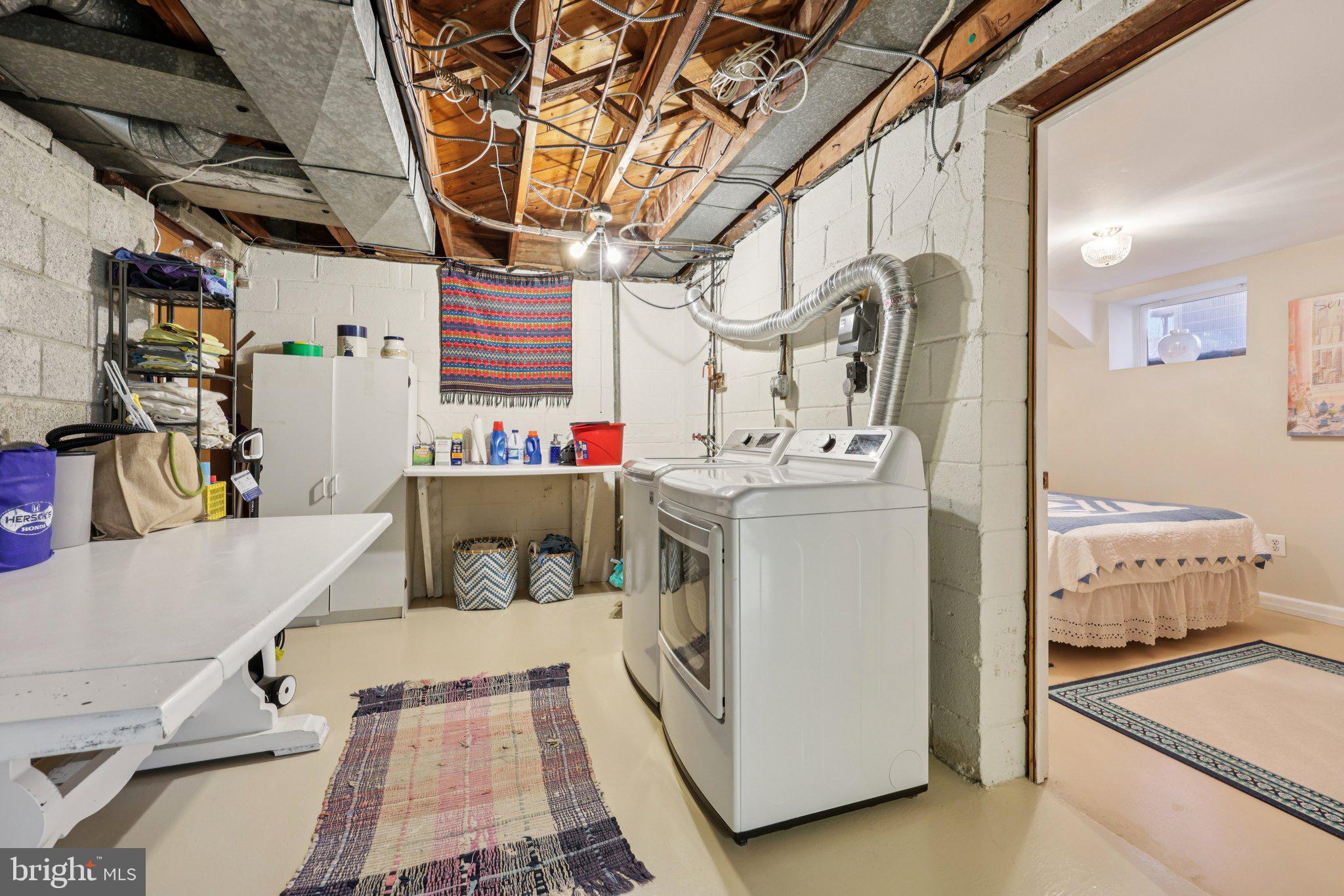 5805 MARBURY