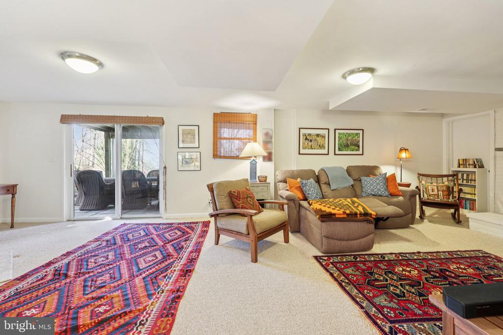 5805 MARBURY