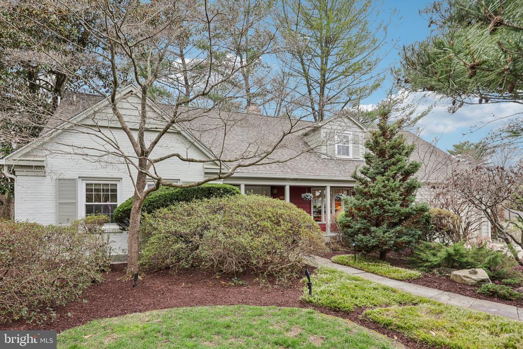 5805 MARBURY