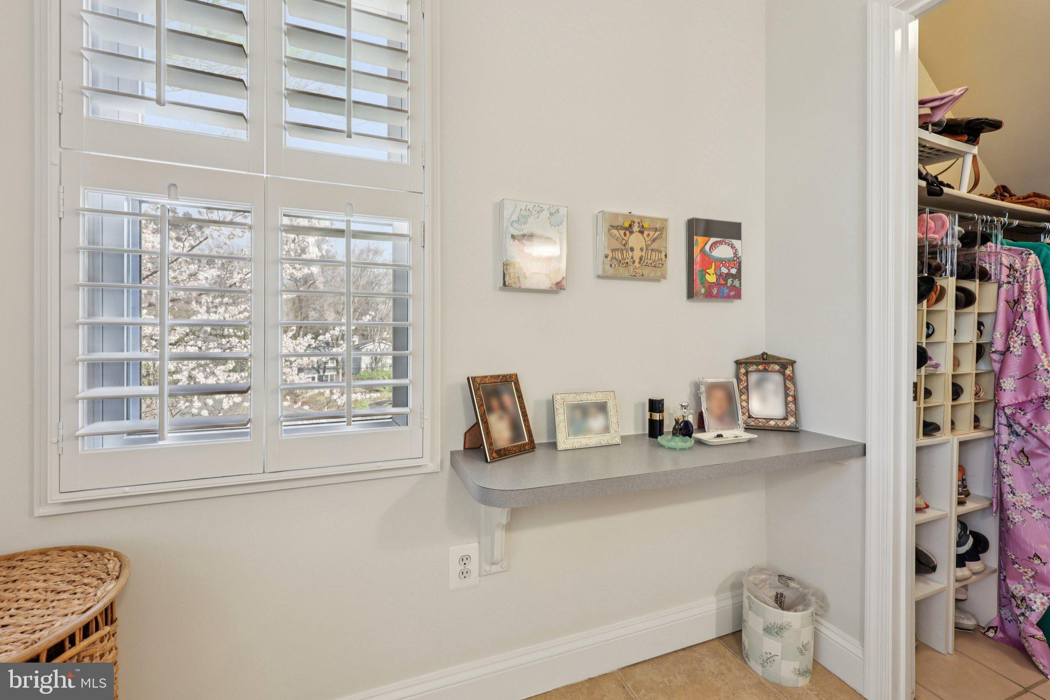 5805 MARBURY