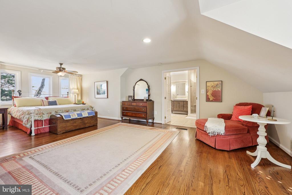 5805 MARBURY