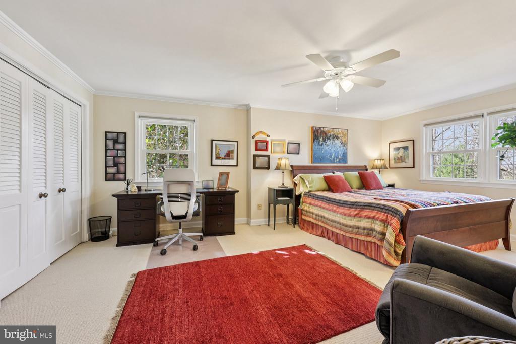 5805 MARBURY