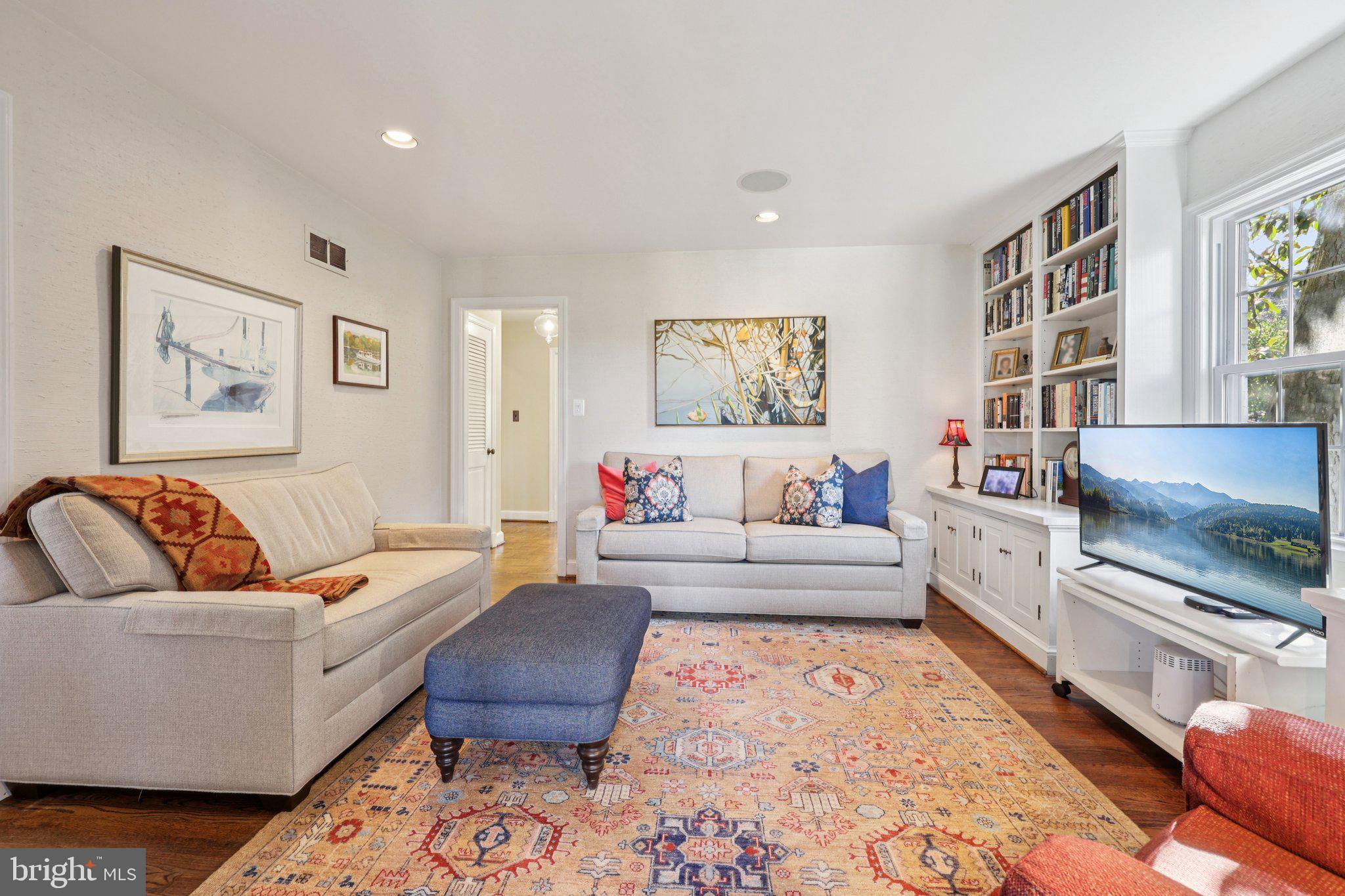 5805 MARBURY