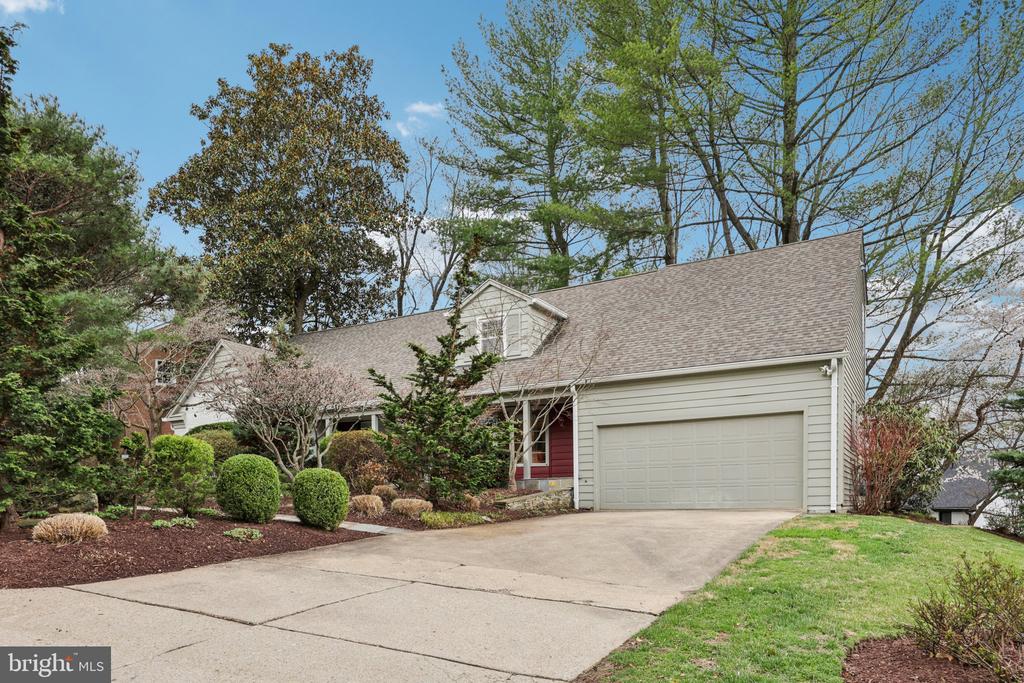 5805 MARBURY