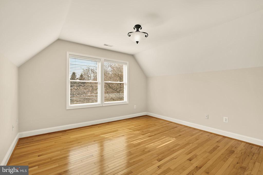 20407 PEACH TREE ROAD
