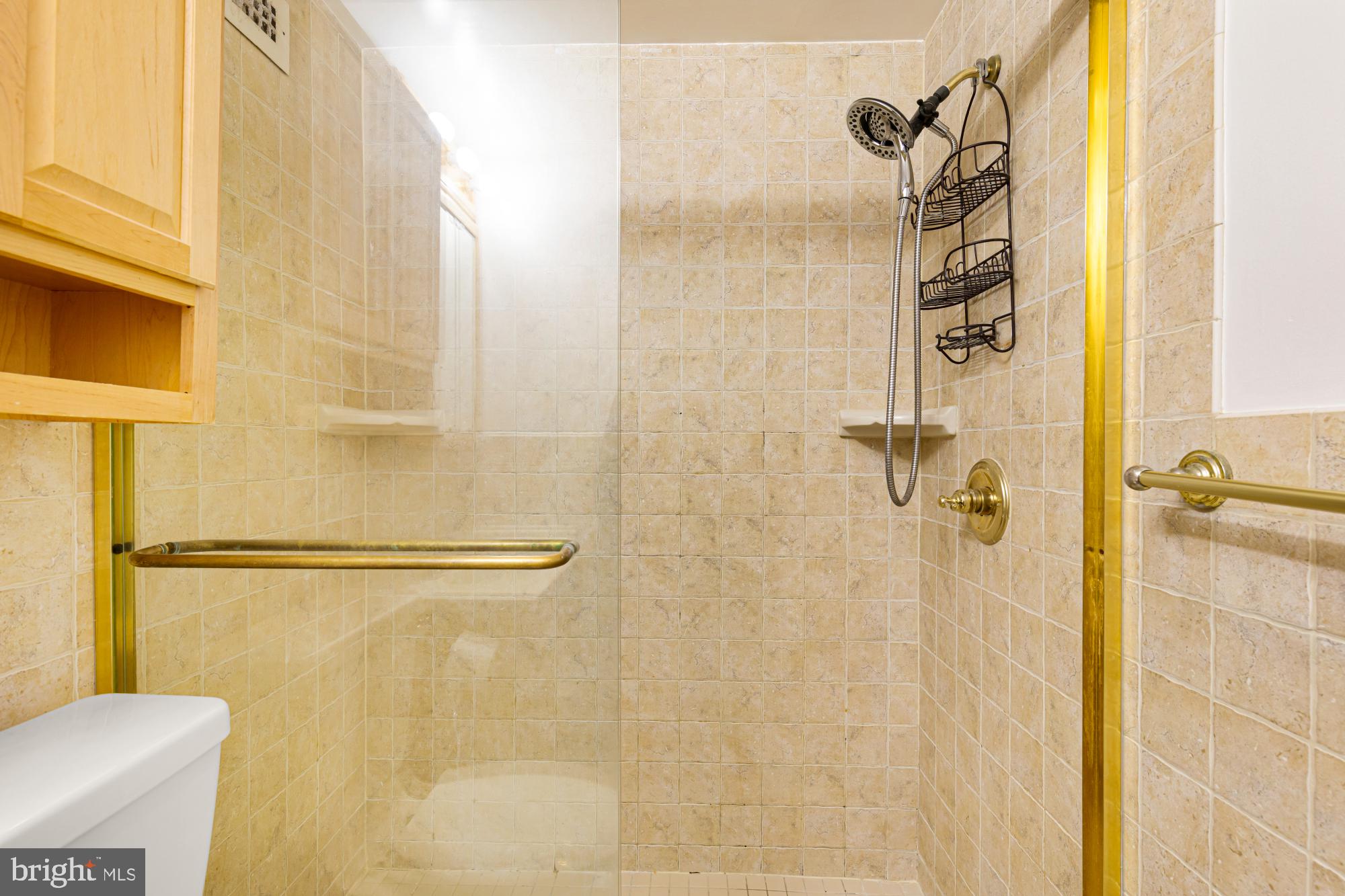 1900 LYTTONSVILLE ROAD 818