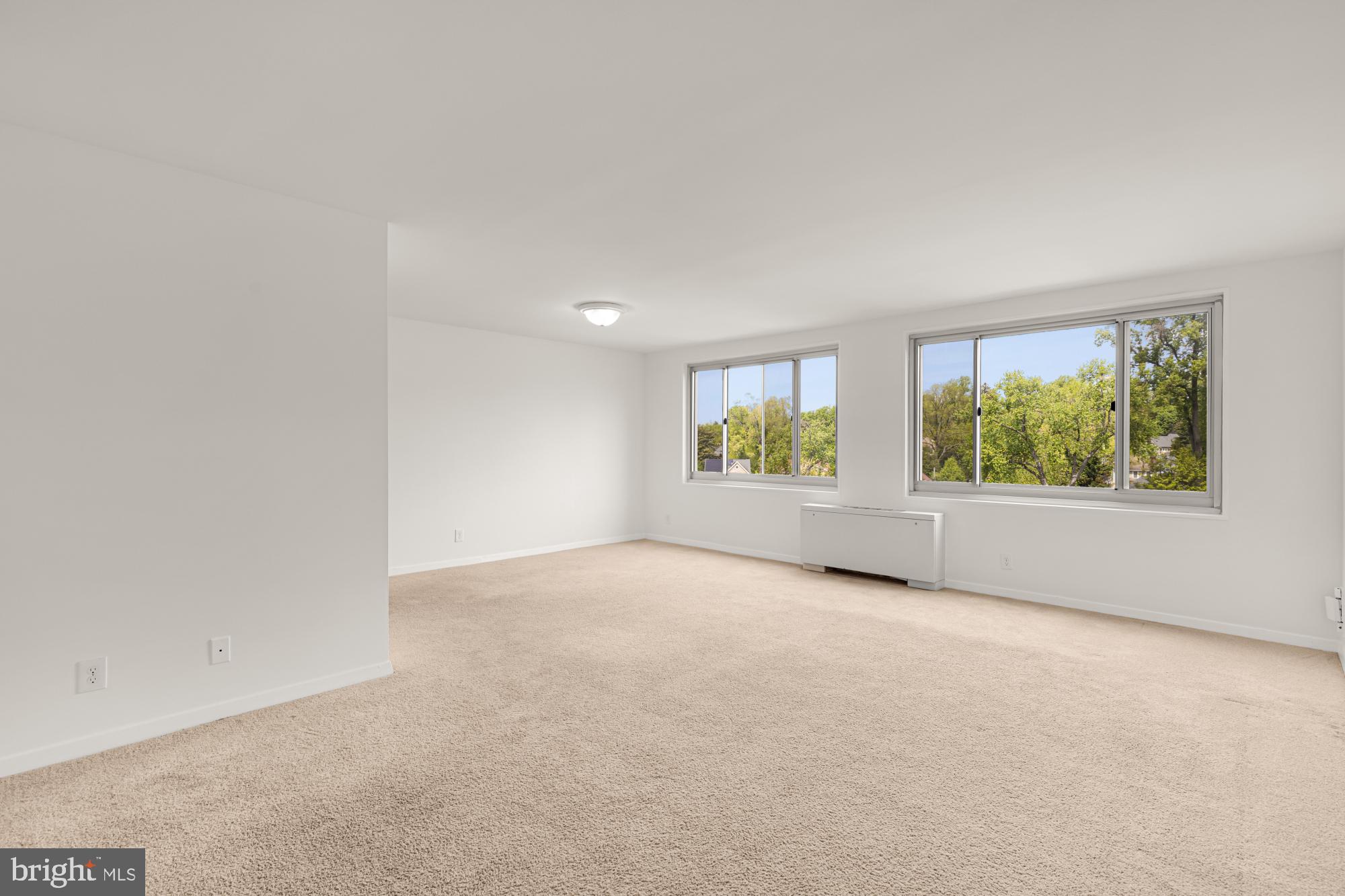 1900 LYTTONSVILLE ROAD 818