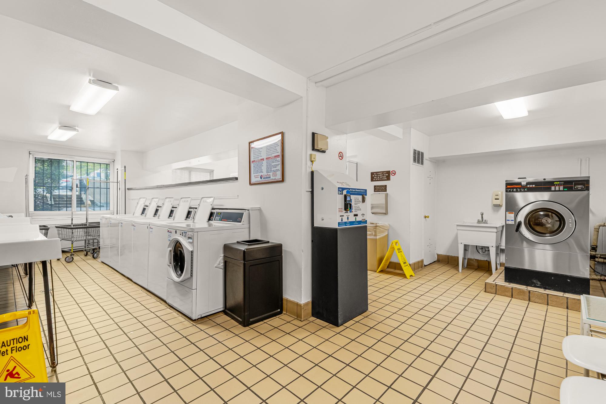 1900 LYTTONSVILLE ROAD 818