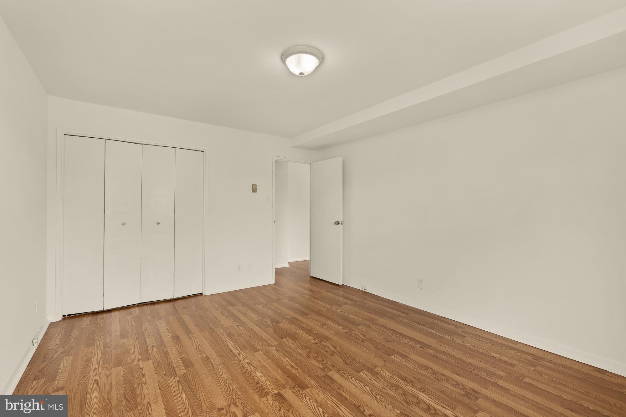 1900 LYTTONSVILLE ROAD 818