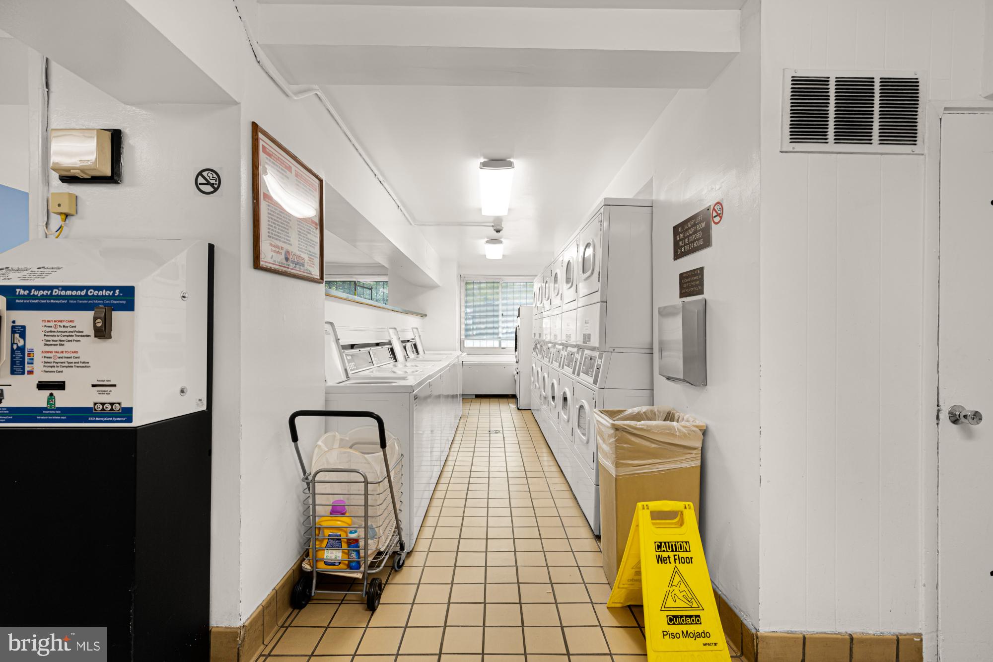 1900 LYTTONSVILLE ROAD 818