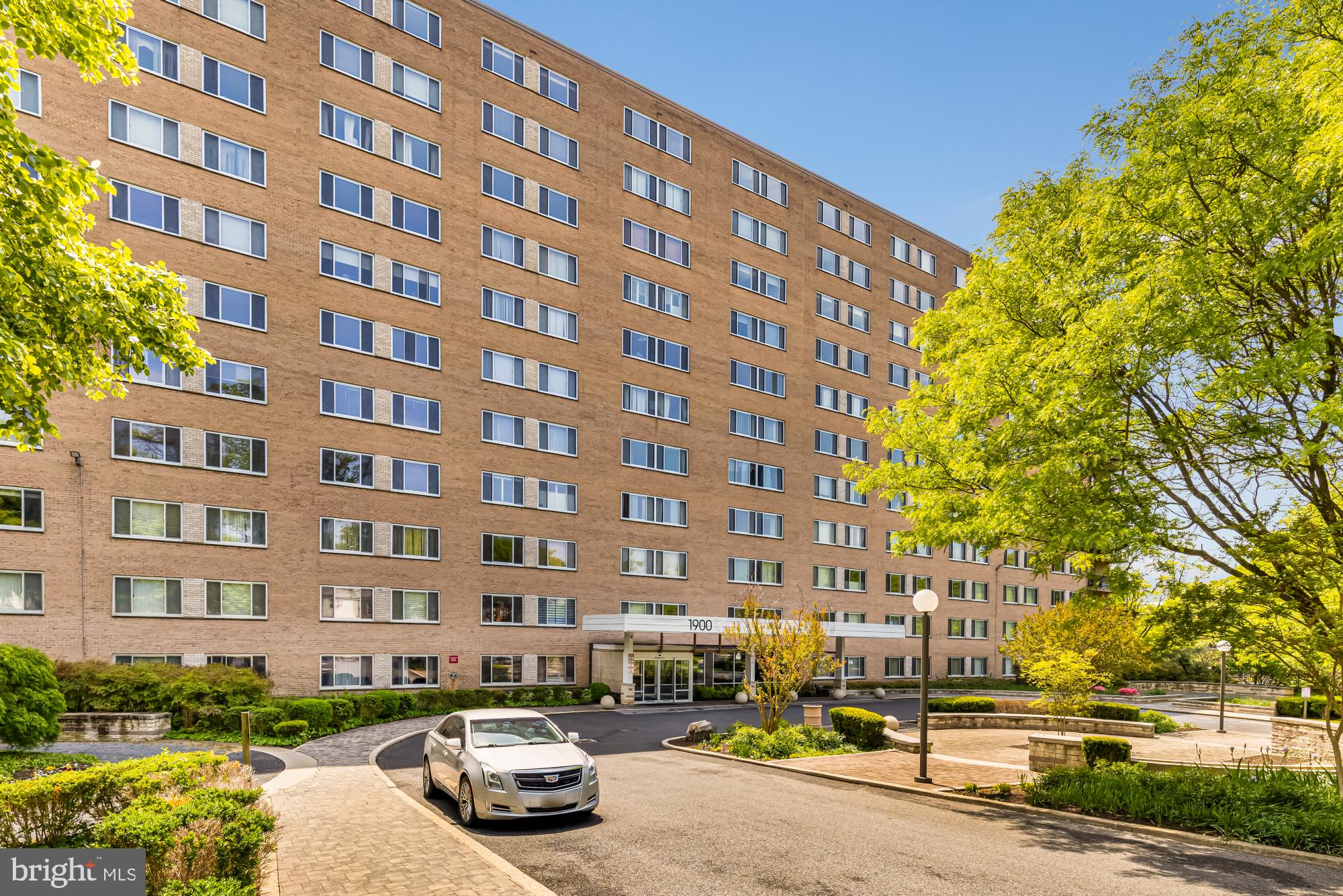 1900 LYTTONSVILLE ROAD 818