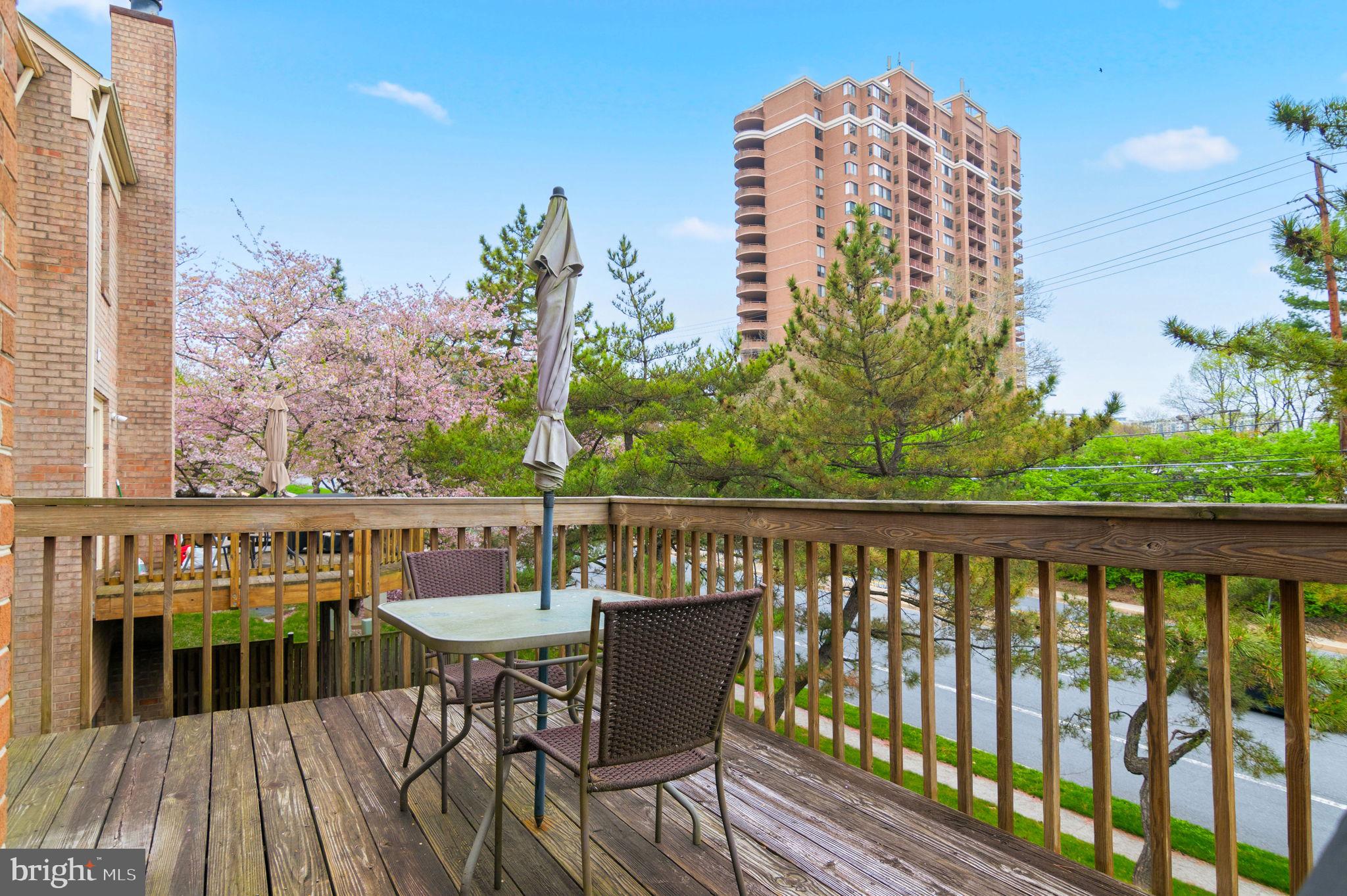 5304 KING CHARLES WAY