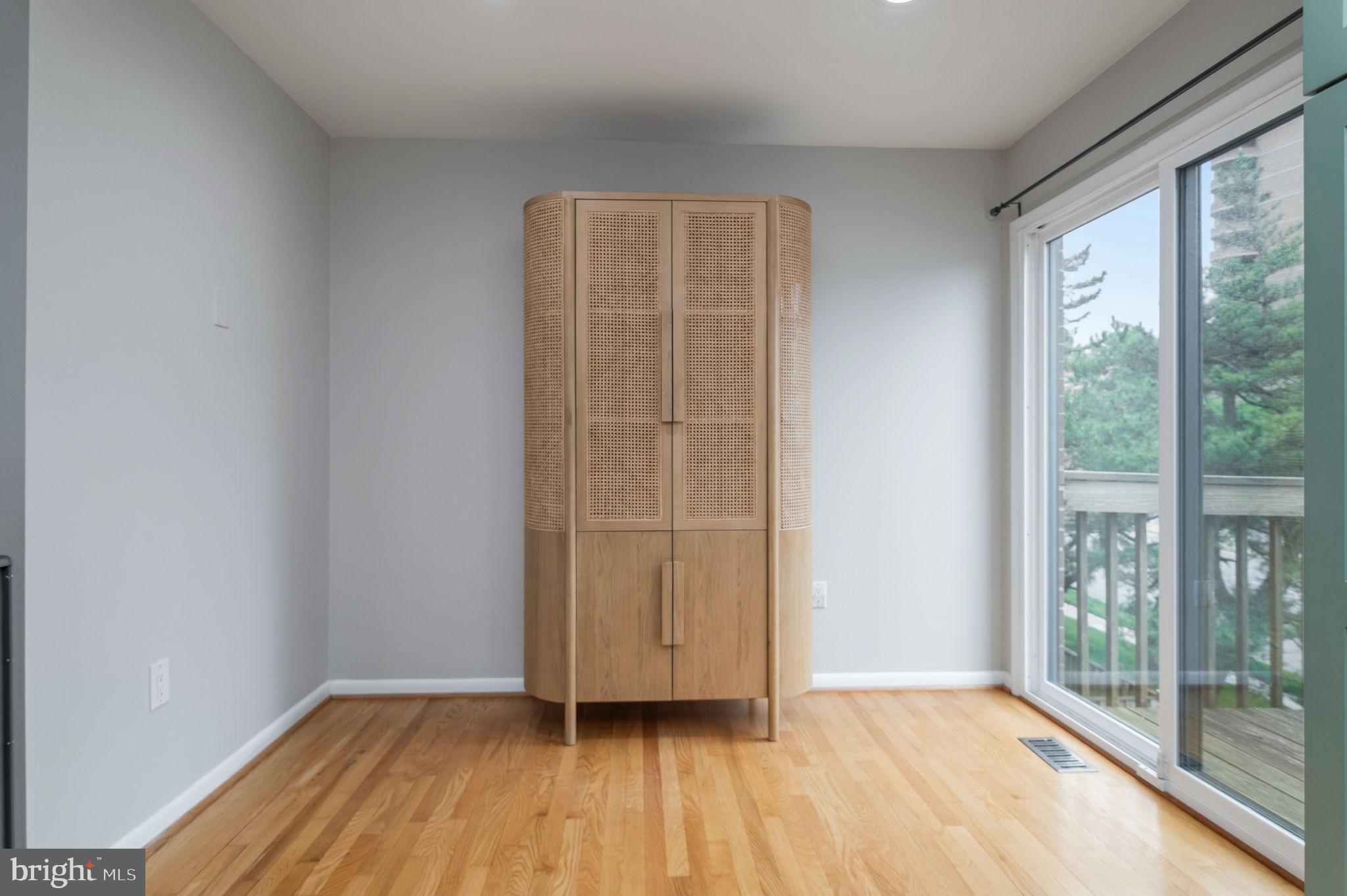 5304 KING CHARLES WAY