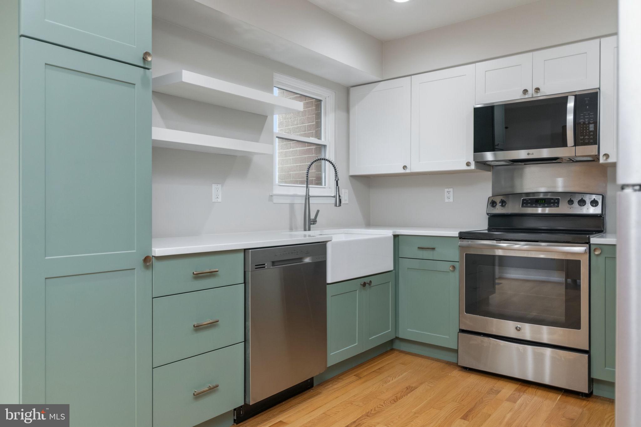 5304 KING CHARLES WAY