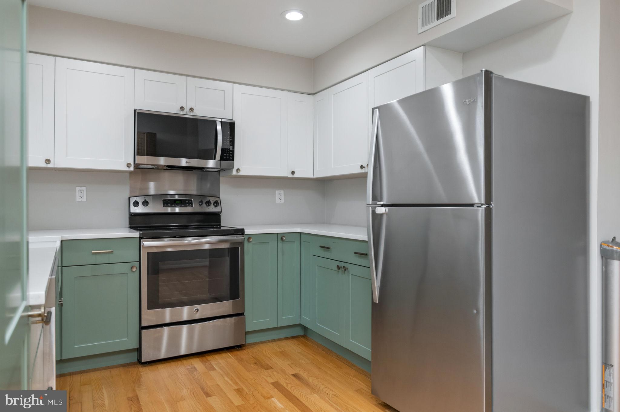 5304 KING CHARLES WAY