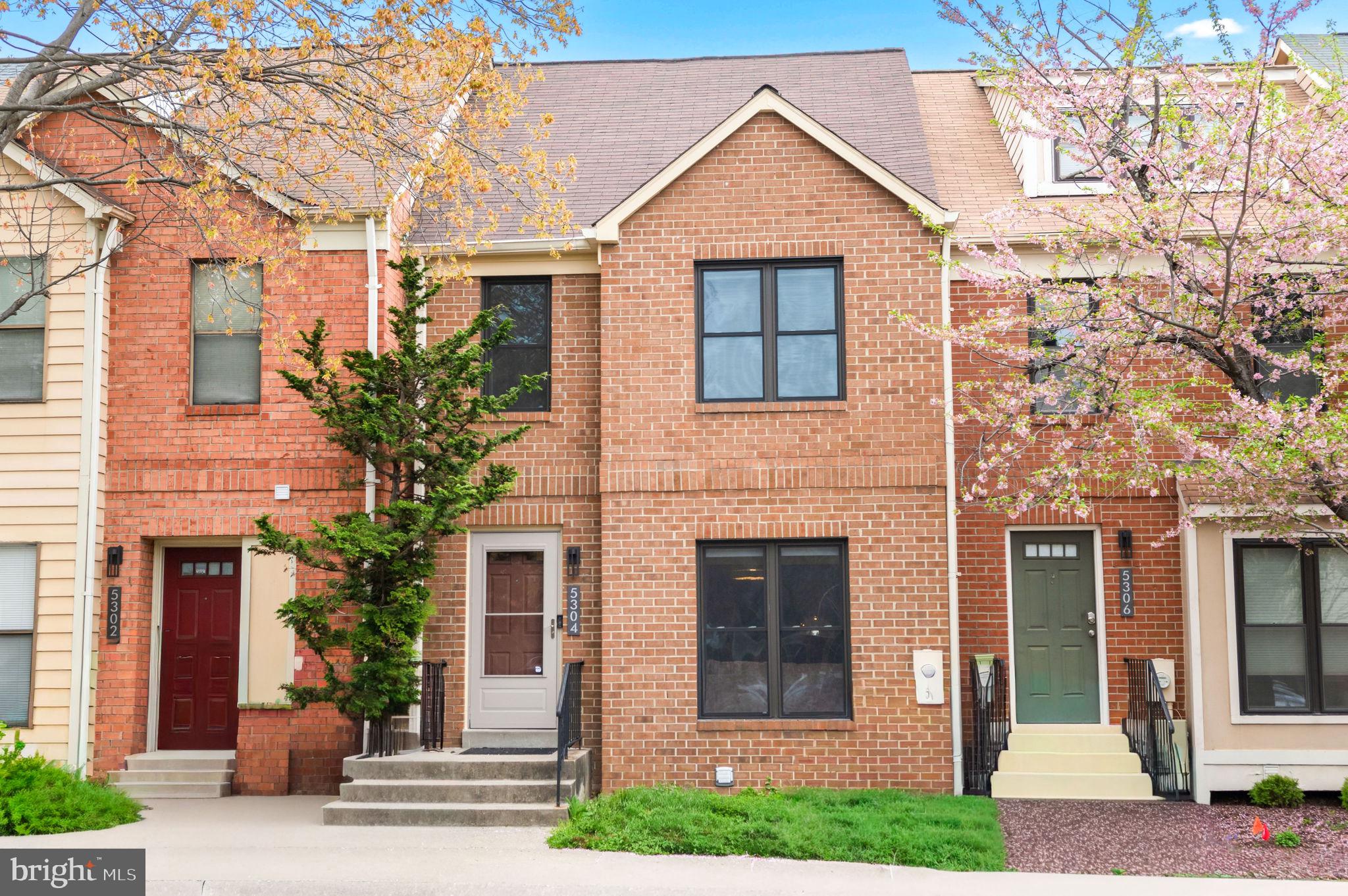 5304 KING CHARLES WAY