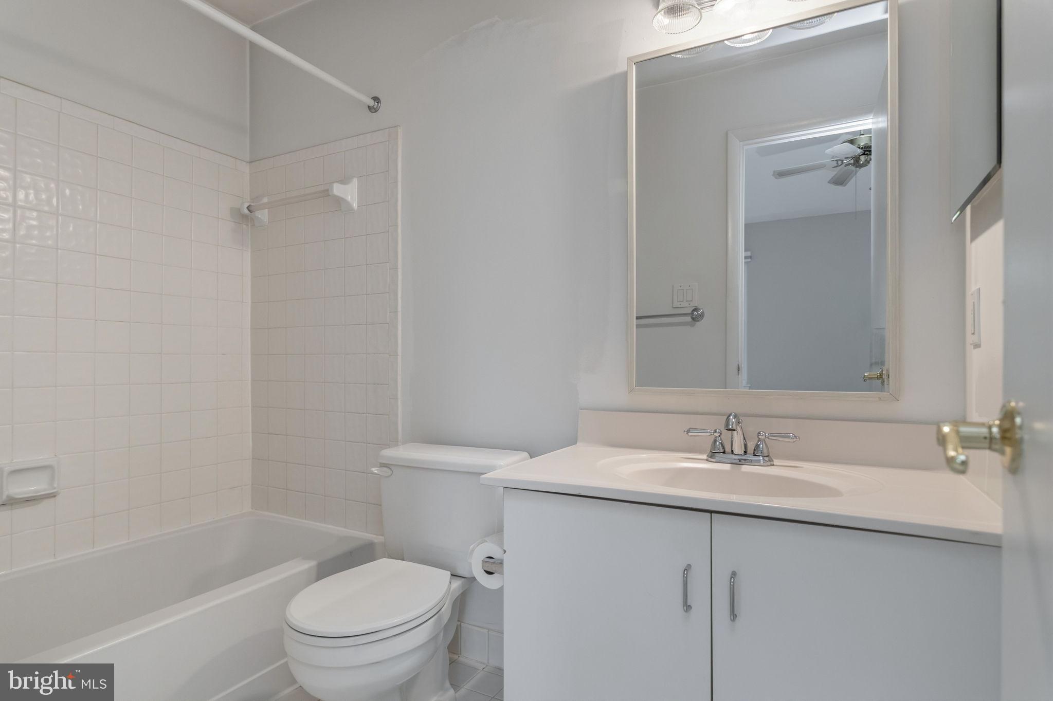 5304 KING CHARLES WAY