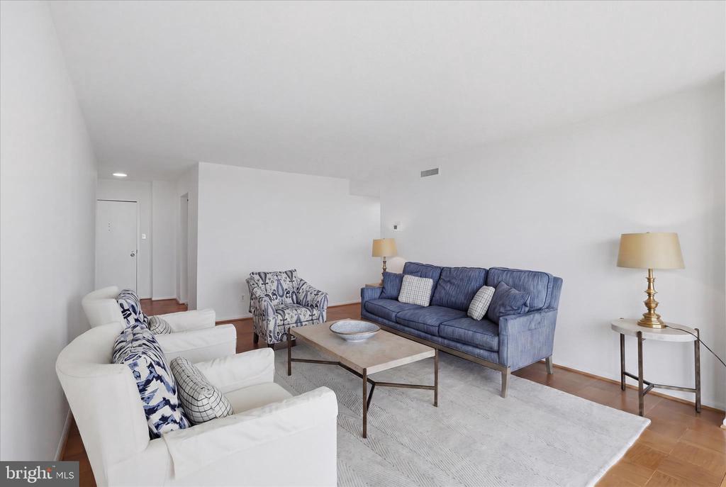 118 MONROE STREET Unit: 118-1307