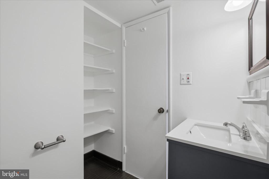 118 MONROE STREET Unit: 118-1307