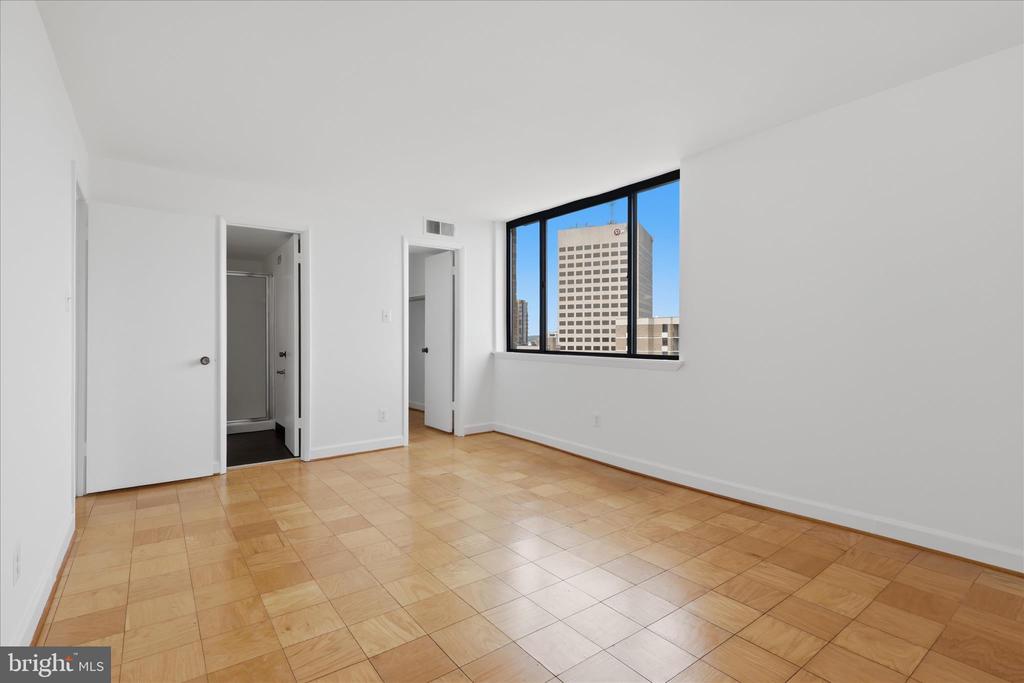 118 MONROE STREET Unit: 118-1307