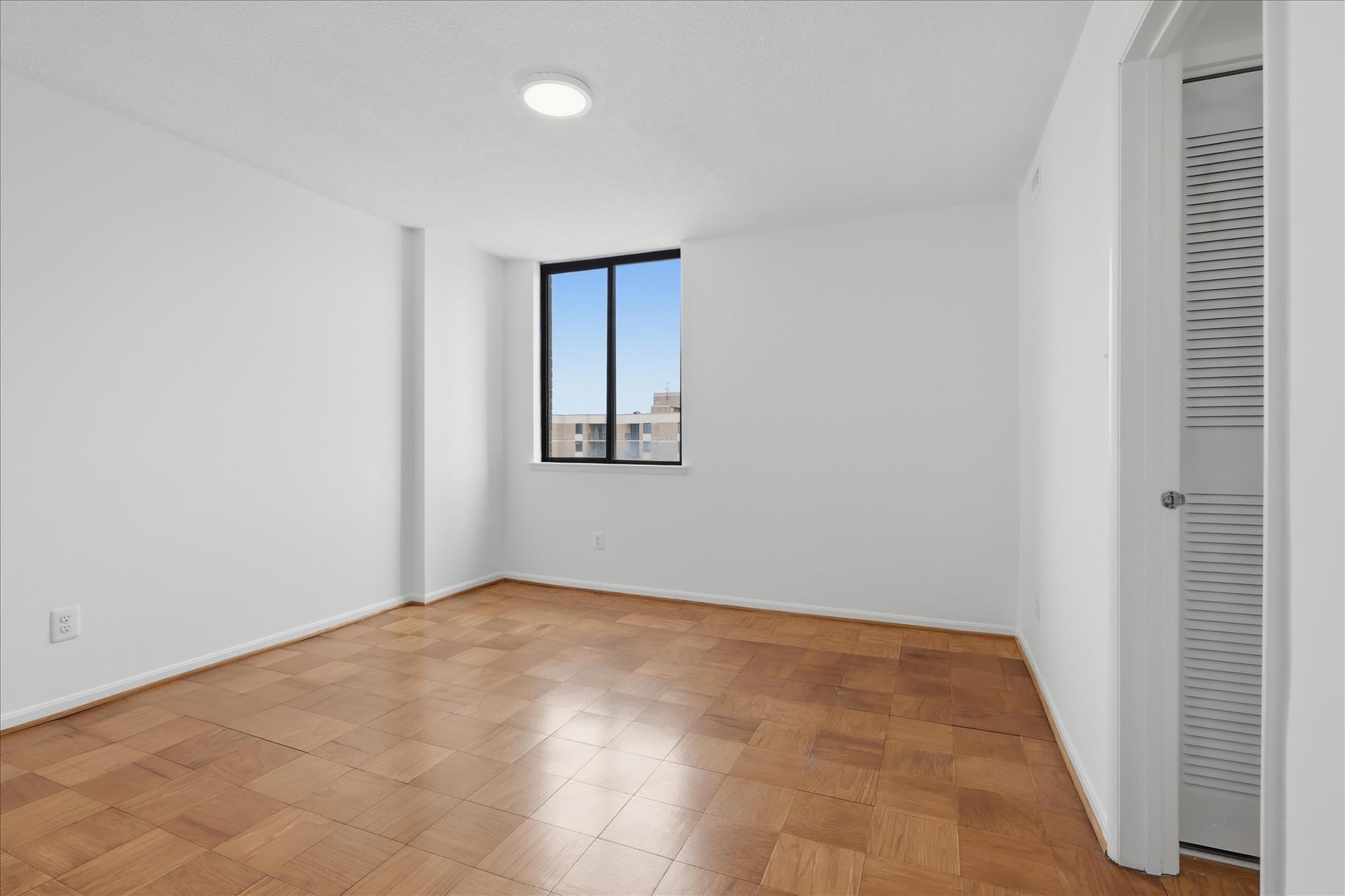 118 MONROE STREET Unit: 118-1307