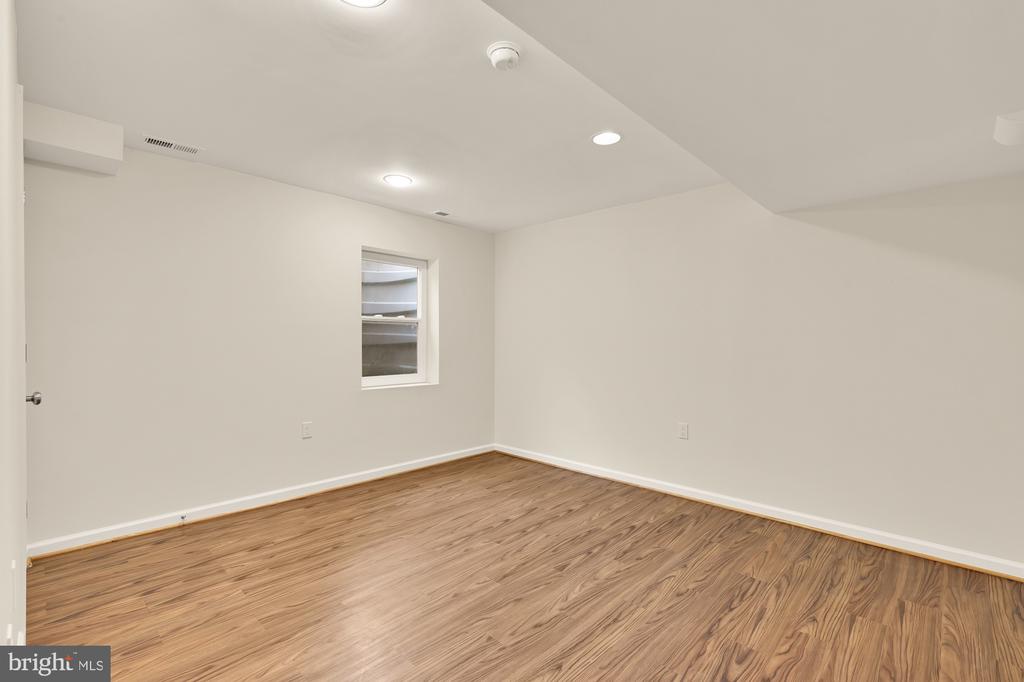 5300 ALTA VISTA ROAD