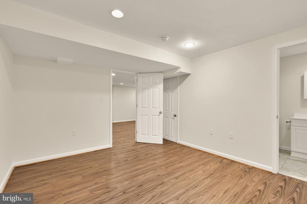 5300 ALTA VISTA ROAD