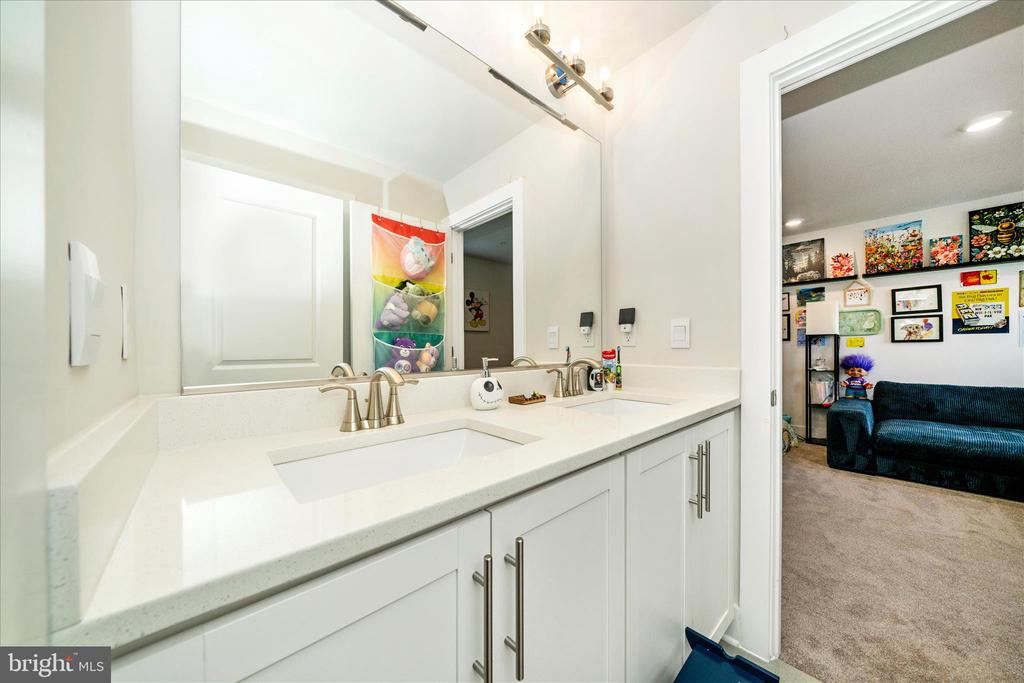 14640 SENECA FARM LANE
