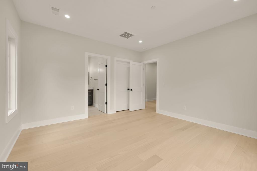 8314 THOREAU DRIVE