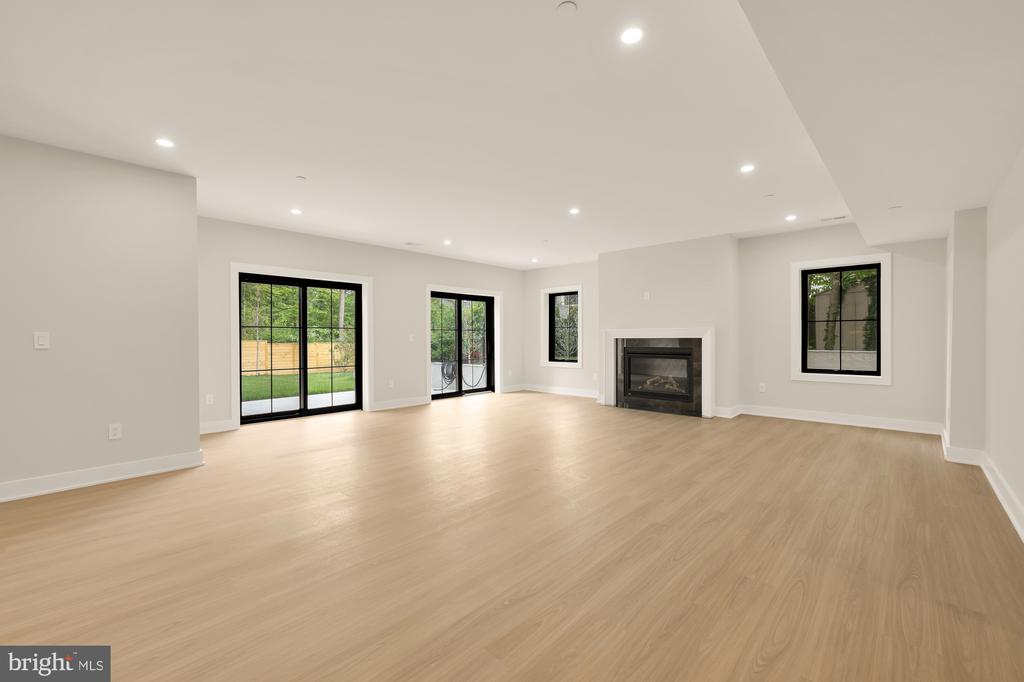 8314 THOREAU DRIVE