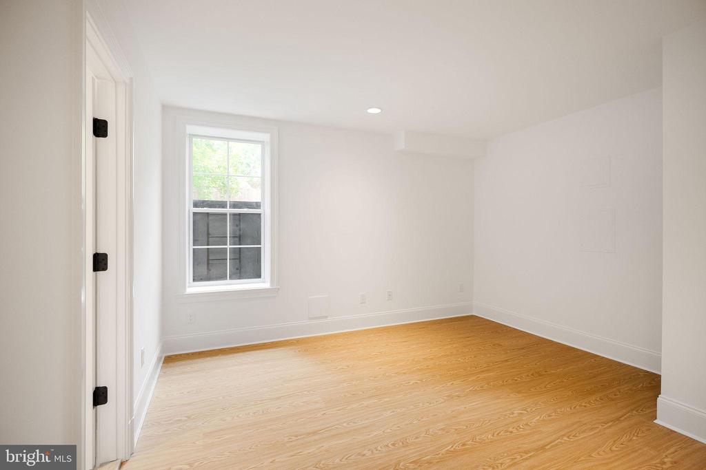 3400 COQUELIN TERRACE