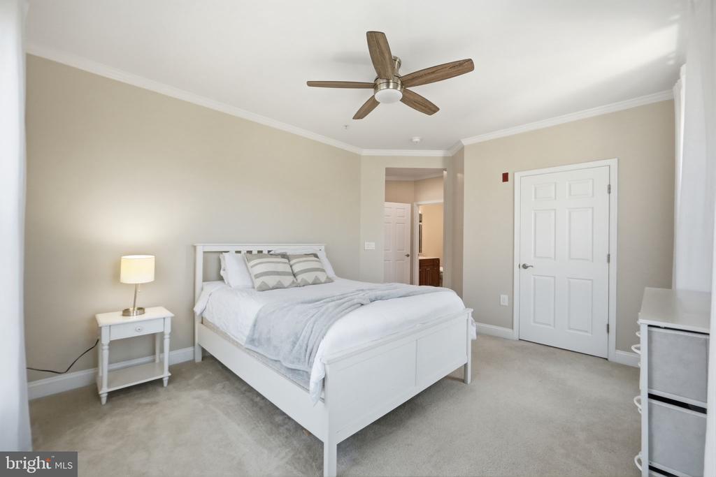 3850 CLARA DOWNEY AVENUE Unit: 31