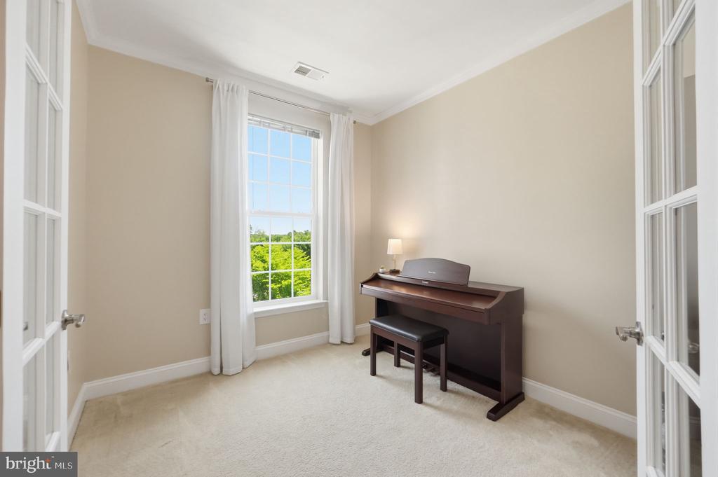 3850 CLARA DOWNEY AVENUE Unit: 31