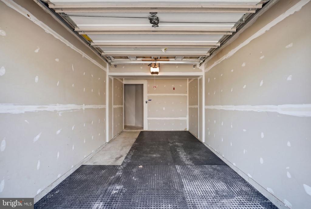 3850 CLARA DOWNEY AVENUE Unit: 31