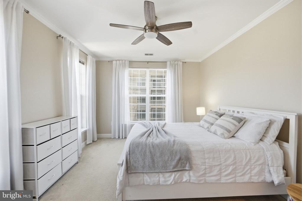 3850 CLARA DOWNEY AVENUE Unit: 31