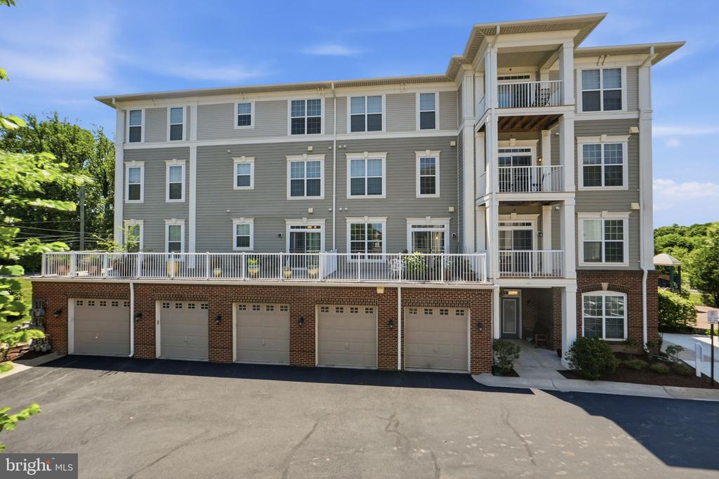 3850 CLARA DOWNEY AVENUE Unit: 31