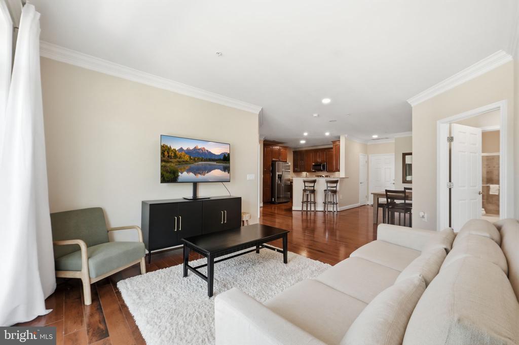 3850 CLARA DOWNEY AVENUE Unit: 31