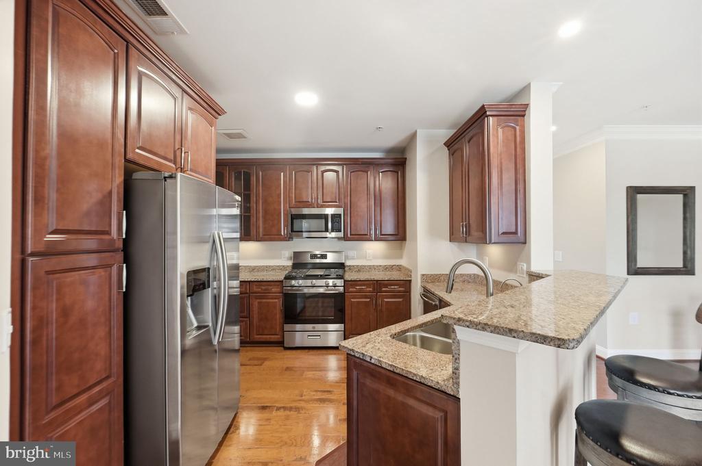 3850 CLARA DOWNEY AVENUE Unit: 31