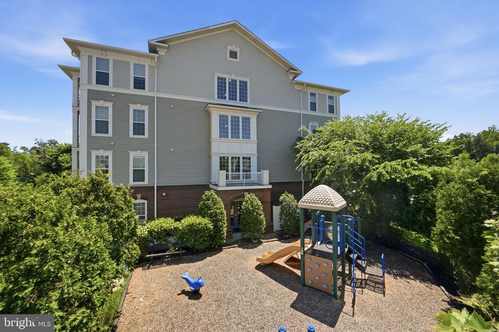 3850 CLARA DOWNEY AVENUE Unit: 31